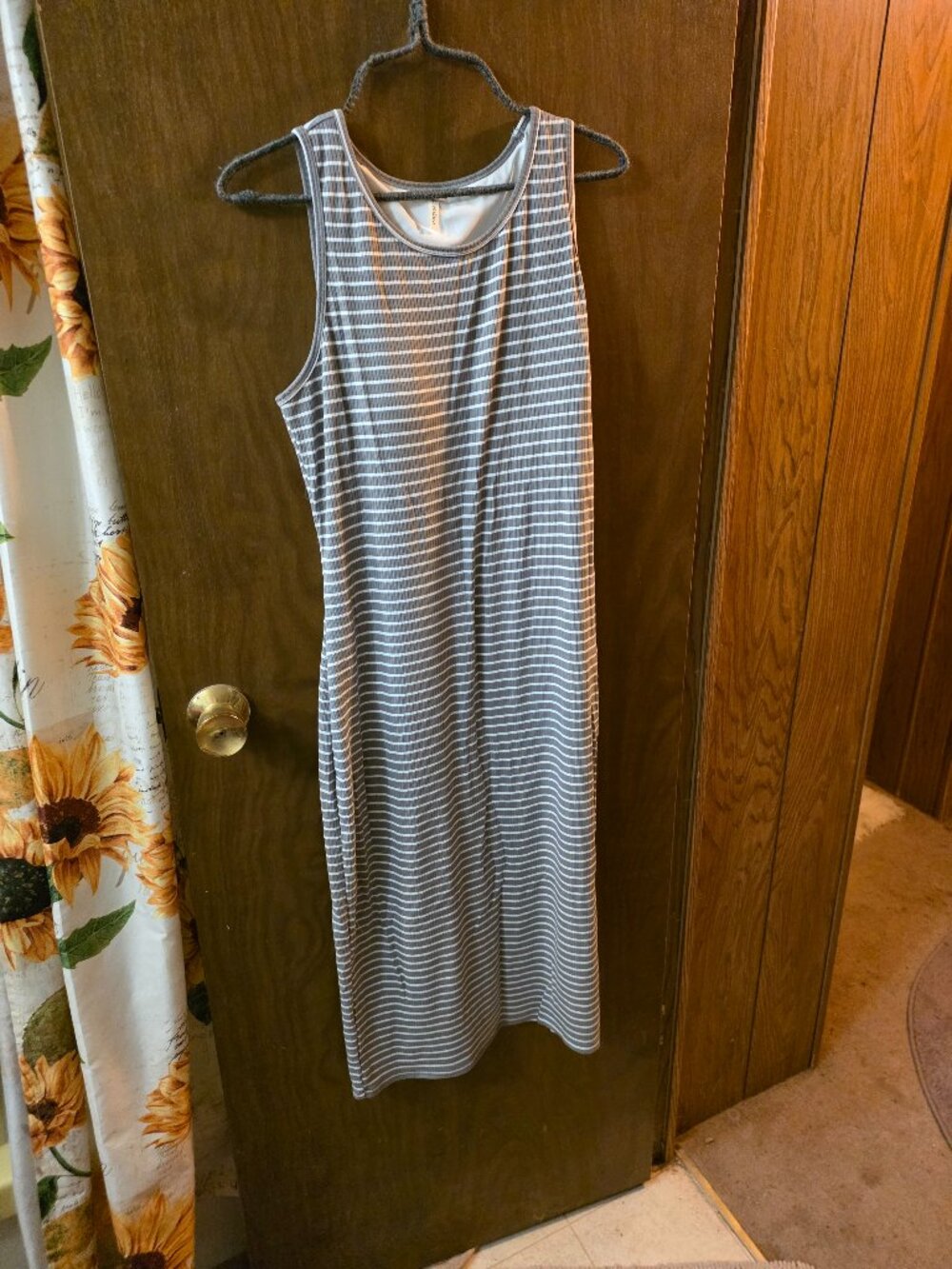 Halara Women's L Gray/White Striped Scoop Neck Sleeveless Knit Midi Shift Dress